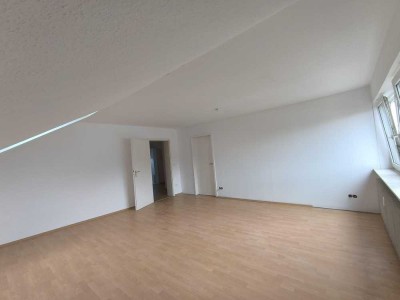 Helle 3-Zimmer-Dachgeschosswohnung in Toplage Großen Linden - ruhig & zentral