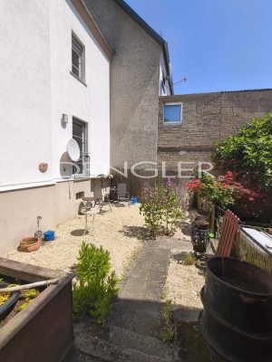 Gut geschnittenes, helles EFH mit schönem Garten