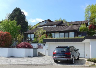 Hochwertige Architektenvilla mit Pool und Gewerbemöglichkeit auf parkähnlichem Grundstück