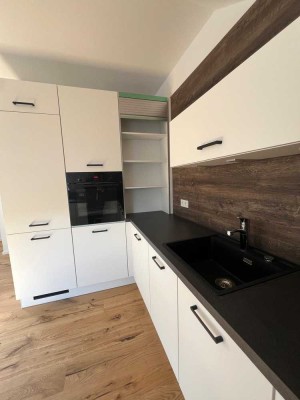 Exklusive 3-Zimmer-Penthouse-Wohnung mit Dachloggia