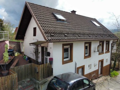 Vermietetes Wohnhaus in sanierungsbedürftigem Zustand!