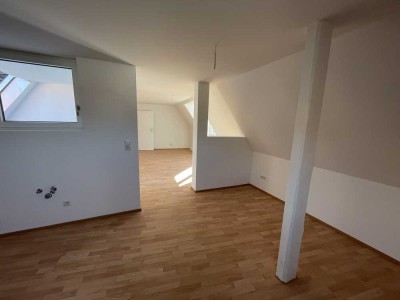 Geschmackvolle 4-Zimmer-Wohnung mit Loggia in Würzburg