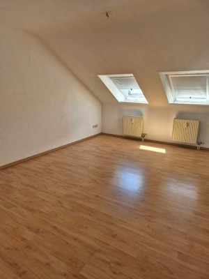 Schöne, gepflegte Eigentumswohnung, 2Zi, Küche, Bad