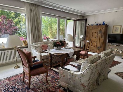 Elegante 2-Zimmer-Wohnung mit Pool – Zentrale Lage in Grünwald