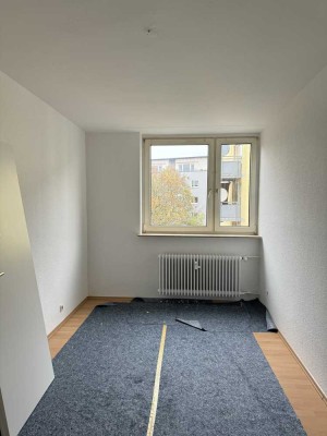 *Offenbach* 3-Zimmer-EBK-Wohnung