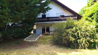 Großes EFH mit großem Garten - Südlage (1996 m² , provisionsfrei von privat)