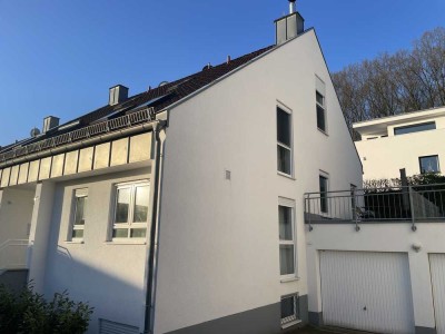 Privatverkauf! Taunusblick! Moderne Design-Doppelhaushälfte in Kelkheim am Taunus (Fischbach)