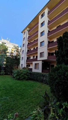 Sanierte 2-Zi.-Whg. mit Balkon & Aufzug – bezugsfrei in Spandau