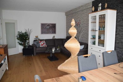 Helle und sonnige 4-Zimmer-Wohnung mit Balkon und Einbauküche in Bensheim