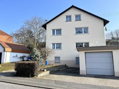 gepflegtes Mehrfamilienhaus in ruhiger und sonniger Lage von Königshofen zu verkaufen