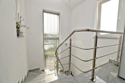 Freistehendes, großzügiges Einfamilienhaus mit Terrasse + Garten in gefragter Lage