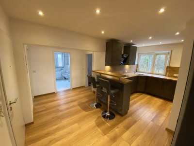 Schöne 4-Zimmer-Wohnung mit guter Innenausstattung, EBK und tollen Ausblick vom Balkon