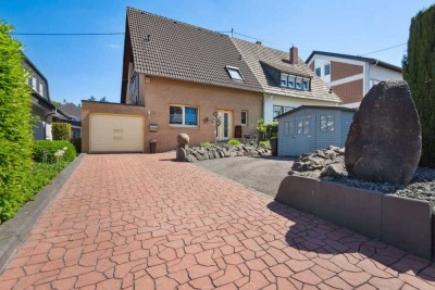 Großzügiges Einfamilienhaus mit tollem Garten in ruhiger Wohnlage
