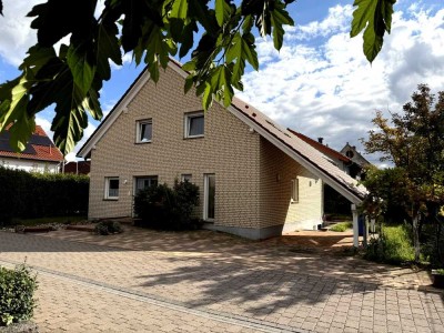 Modernes Ein- Zweifamilienhaus in ruhiger Lage