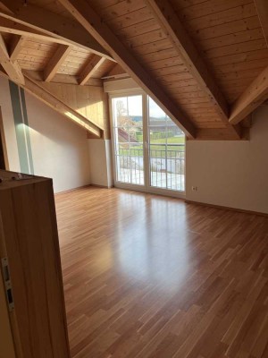 Gepflegte 4-Zimmer Dachgeschosswohnung mit Balkon in Bockhorn