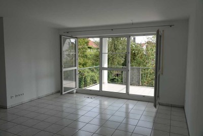 Gepflegte, helle, Teilrenovierte 2-Zimmer-Wohnung mit gehobener Innenausstattung in Dreieich
