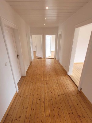 Helle 3-Zimmer-Wohnung mit Balkon und EBK im Herzen von Hameln direkt am Bürgerpark.