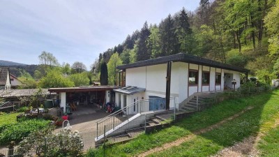 Traumhaftes Einfamilienhaus (Bungalow) mit Einliegerwohnung am Waldrand in Wilgartswiesen