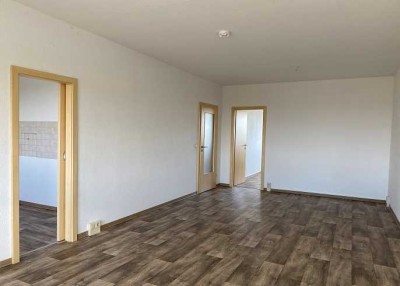 Bezugsfertige 3-Raum-Wohnung mit Balkon!