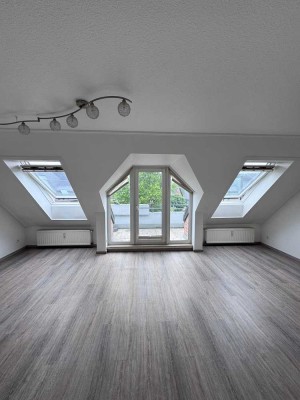 schicke 3,5 Maisonette-Wohnung mit Balkon