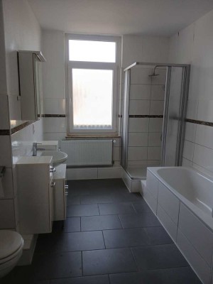 Modernisierte 2-Zimmer-Altbau-Wohnung mit gehobener Innenausstattung mit EBK in Bremerhaven