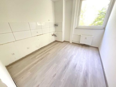 Mit den Kindern nach Kinderhaus, große 4 Zimmerwohnung frei