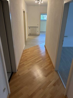 Hochwertige und gemütliche 3-Zimmer Wohnung mit Terrasse und Einbauküche in Freudenberg-Lindenberg