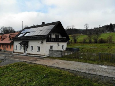 Idyllisches Liebhaberobjekt am Ortsrand mit Nebengebäude und großem Garten