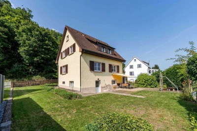 Viel Platz für Familie und Ideen: Charmantes Einfamilienhaus in Waldshut mit weitläufigem Grundstück