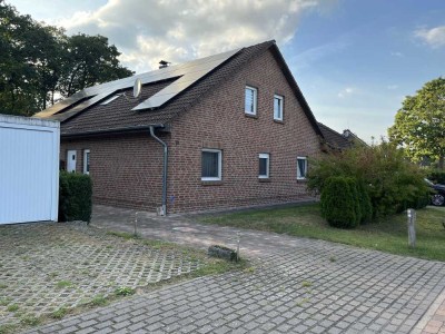 Gepflegtes 7-Zimmer-Haus mit Garage in Hope