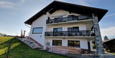**Geräumiges Mehrgenerationenhaus oder Renditeobjekt in Schöllnach, Bergstraße