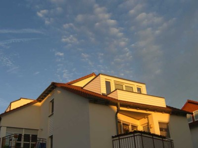 2-Zimmer-Dachgeschosswohnung in ruhigem Wohngebiet