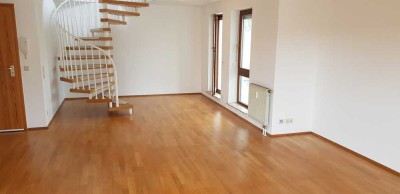 Helle, gemütliche 2,5-Zimmer-Maisonette-Wohnung mit gehobener Ausstattung in Rutesheim
