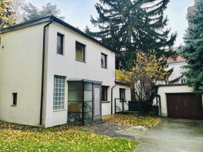 Einfamilienhaus im Innenhof – sanierungsbedürftiges Haus in ruhiger Lage des 21. Bezirks