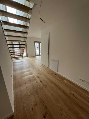 Exklusive Neubau-Maisonette – Modernes Wohnen in Frankfurt