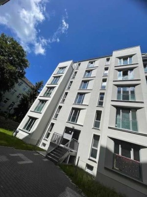 Besichtigung am Sonntag, 17.08. um 19 Uhr* 1Zimmer im Neubau mit 2 Balkonen & Küche