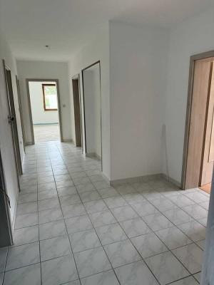 Exklusive 4-Zimmer Wohnung mit riesigem Wintergarten
