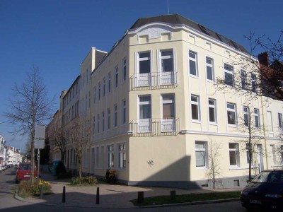 modernisierte 2-Zimmer-ALTBAU-Wohnung in HH-Harburg
