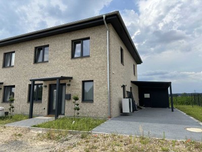 Neubau - Doppelhaushälfte mit guter Verkehrsanbindung