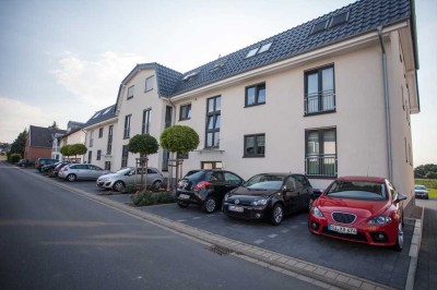 Neuwertige 3 Zimmer Wohnung mit großer Sonnenterrasse