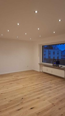 Neu Sanierte Stadtnahe 4 Zimmer Wohnung