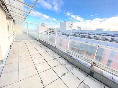 NEUER PREIS! PROVISIONSFREI VOM EIGENTÜMER! 3-ZIMMER DG-WOHNUNG MIT GROSSER TERRASSE IN DER FORSTHAUSGASSE!