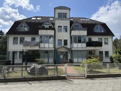 Attraktive Kapitalanlage: Vermietete Wohnung mit Balkon nahe Berliner Stadtforst ***Stellplatz***EBK