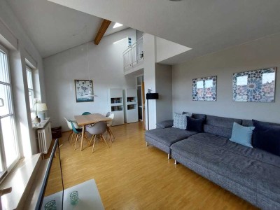 Lichtdurchflutete 3-Zimmer-Dachgeschosswohnung mit 24 m² Dachterrasse