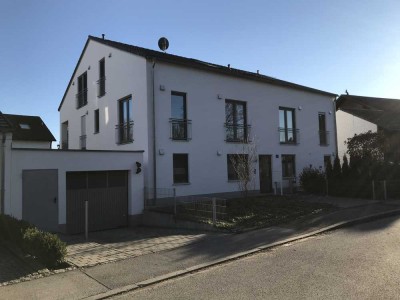 Attraktive 5 Zimmer Wohnung mit Loggia
