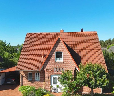 Einfamilienhaus mit Friesengiebel in ruhiger Privatstraße