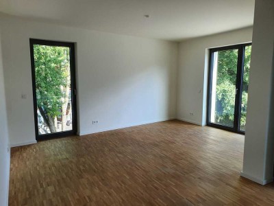 Zentral gelegene Seniorenwohnung mit Service - 2-Zimmer mit verglaster Loggia in Sülldorf (1.5)