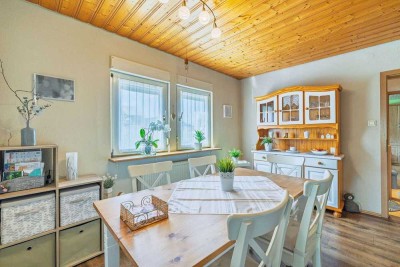 Charmante 4-Zimmer-Wohnung mit Gartenanteil und Stellplatz