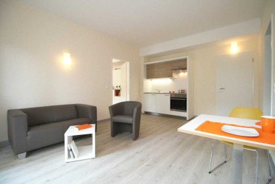 Schöne möblierte 3-Zimmer Wohnung mit Terrasse für ein Pärchen oder WG