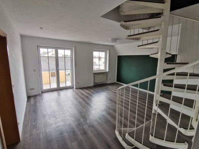 Exklusive, modernisierte 3-Zimmer-Maisonette-Wohnung mit Balkon und EBK in Schrobenhausen